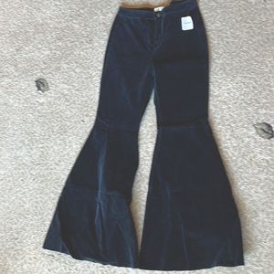 We The Free, size 29, black/noir, velour, brand new never worn